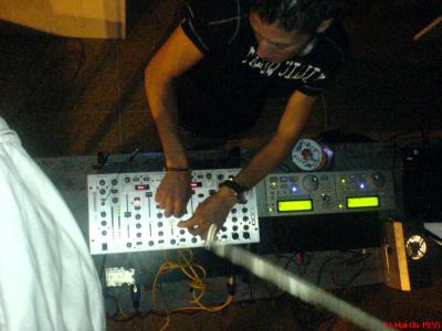dj__tonic@hotmail.com